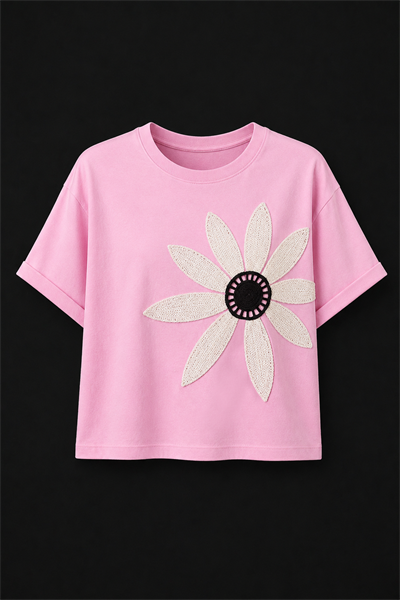 Pembe Pamuklu Bisiklet Yaka Rahat Kalıp Papatya Nakışlı T-Shirt