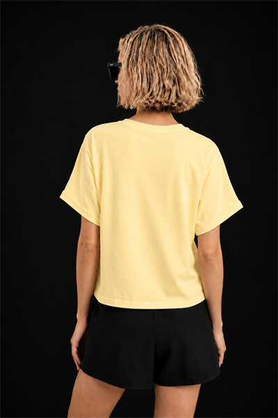 Sarı Pamuklu Bisiklet Yaka Rahat Kalıp Papatya Nakışlı T-Shirt