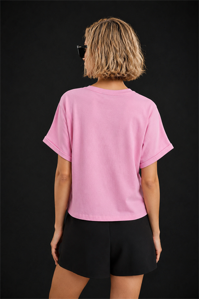 Pembe Pamuklu Bisiklet Yaka Rahat Kalıp Papatya Nakışlı T-Shirt