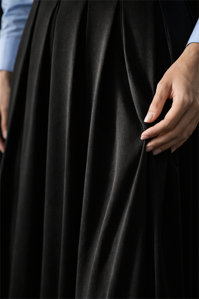 Kadın Siyah Yüksek Bel Pileli Kemerli Midi Boy Etek