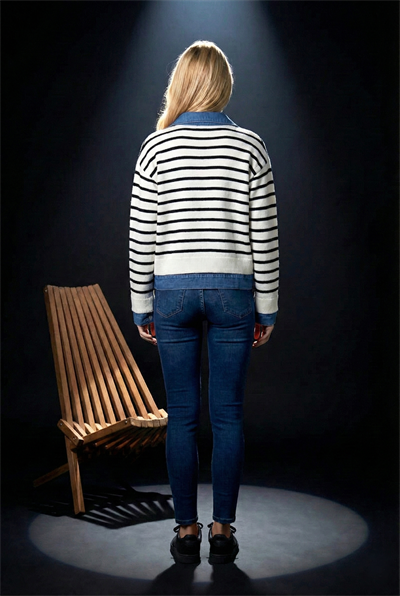 Kadın Beyaz Siyah Çizgili Denim Detaylı Triko Hırka