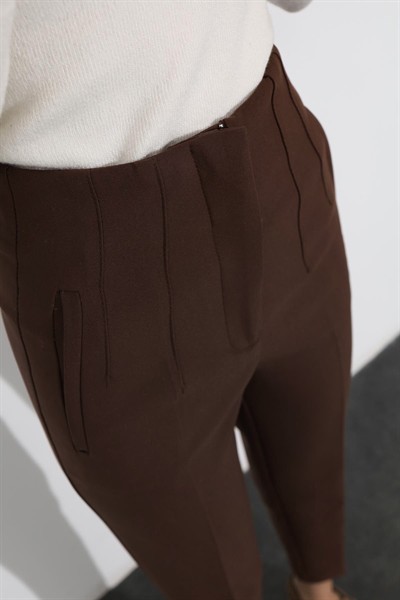 Kadın Acı Kahve Karol Premium Önü Flatolu Biyeli Yüksek Bel Zr Model Kumaş Boru Paça Havuç Pantolon