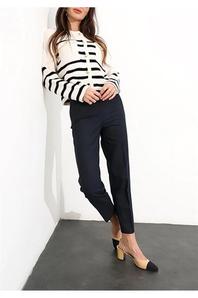 Kadın Koyu Lacivert Karol Premium Önü Flatolu Biyeli Yüksek Bel Zr Model Kumaş Boru Paça Havuç Pantolon