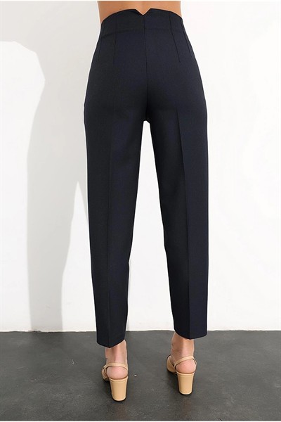 Kadın Koyu Lacivert Karol Premium Önü Flatolu Biyeli Yüksek Bel Zr Model Kumaş Boru Paça Havuç Pantolon