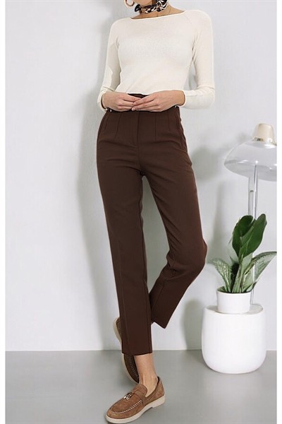 Kadın Acı Kahve Karol Premium Önü Flatolu Biyeli Yüksek Bel Zr Model Kumaş Boru Paça Havuç Pantolon