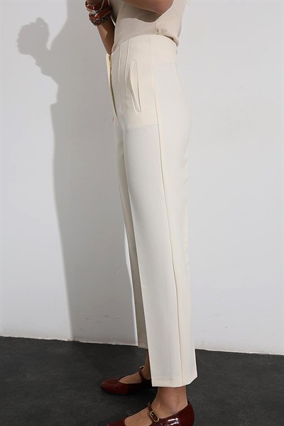 Kadın Ekru Karol Premium Önü Flatolu Biyeli Yüksek Bel Zr Model Kumaş Boru Paça Havuç Pantolon