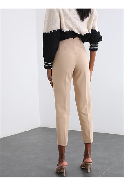 Kadın Karol Bej Premium Önü Flatolu Biyeli Yüksek Bel Zr Model Kumaş Boru Paça Havuç Pantolon
