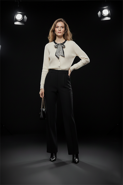 Kadın Kemik-Siyah Fularlı Triko Hırka