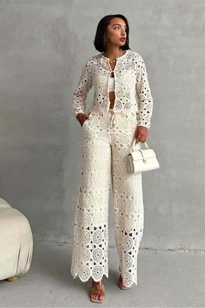 Kadın Krem Dantel Nakışlı Premium %100 Pamuk Gömlek