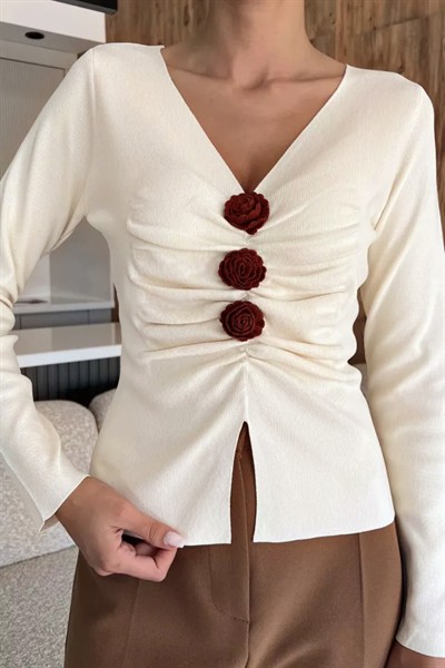 Kadın Krem Ön Gül Detaylı Triko Bluz