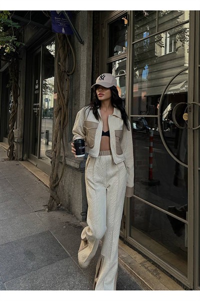Kadın Krem Premium Deri Cep Detaylı Fermuarlı Uzun Kol Tasarım Takım