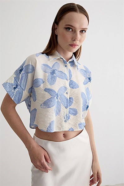 Kadın Mavi Çiçek Desenli Gömlek Yaka Kısa Kol Modal Gömlek