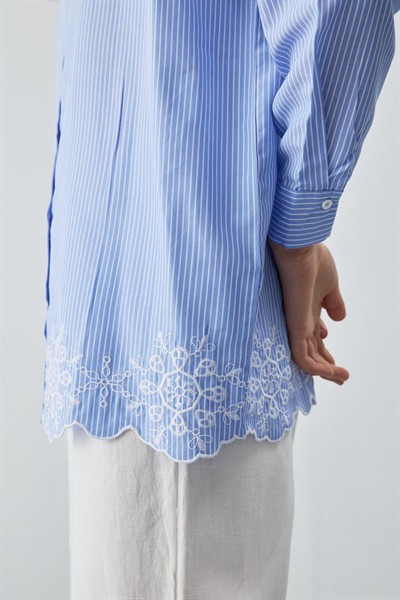 Kadın Mavi Oversize Yaka ve Etek Ucu Nakış Detaylı Pamuk Gömlek