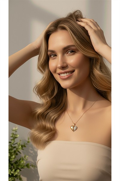 Kadın Premium Kuyumcu İşçilik Rodyum Kaplama Zirkon Taşlı Modern Tasarım Kalp Kolye