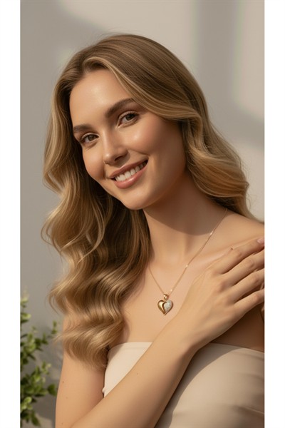 Kadın Premium Kuyumcu İşçilik Rodyum Kaplama Zirkon Taşlı Modern Tasarım Kalp Kolye