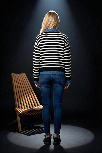 Kadın Siyah Beyaz Çizgili Denim Detaylı Triko Hırka