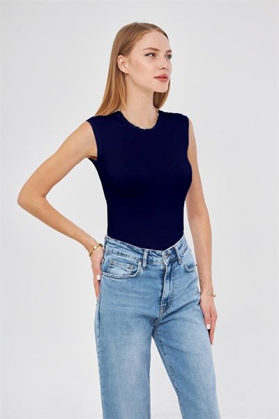 Kadın Lacivert Bisiklet Yaka Sıfır Kol Premium Kumaş Viskon Likralı Body