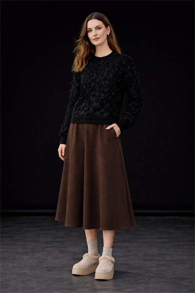 Kadın Siyah Bisiklet Yaka Üç Boyutlu Çiçek Aplikeli Kazak