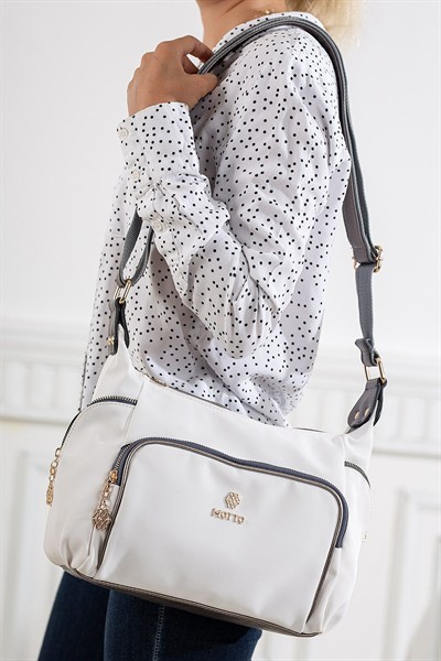 Kadın Siyah Çapraz Askılı Su Geçirmez Saten Kumaş Çok Gözlü Fermuarlı Astarlı Omuz Çantası