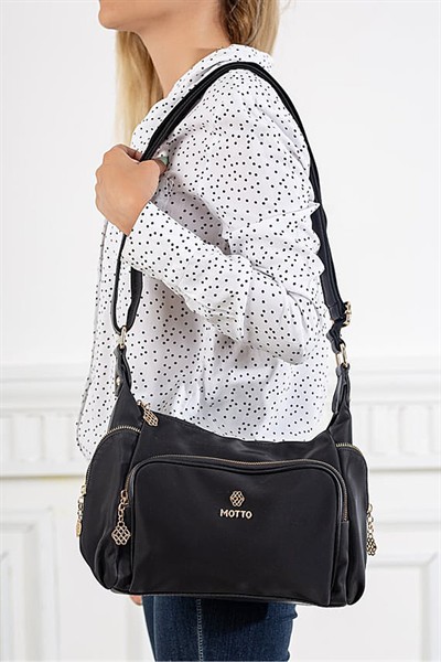 Kadın Siyah Çapraz Askılı Su Geçirmez Saten Kumaş Çok Gözlü Fermuarlı Astarlı Omuz Çantası