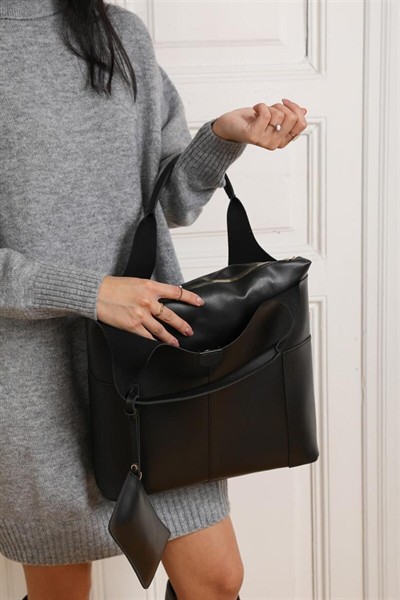 Kadın Siyah Yan Cepli Cüzdan Detaylı El Ve Omuz Çanta