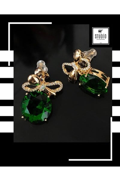 Kararmaz Kuyumcu I?şçilik Vip Çelik Premium Rodyum Kaplama Yeşil Taşlı Kurdele Tasarım Şık Çivi Küpe