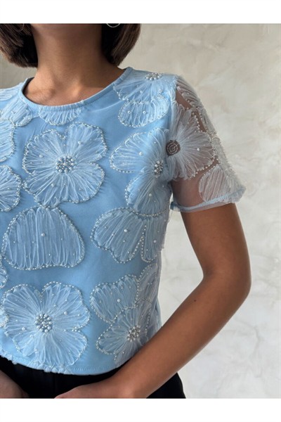 Kadın Mavi Boncuk İşlemeli Çiçekli Yarım Kol Bluz