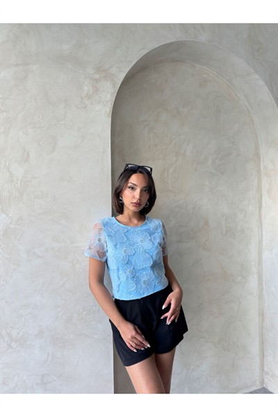 Kadın Mavi Boncuk İşlemeli Çiçekli Yarım Kol Bluz