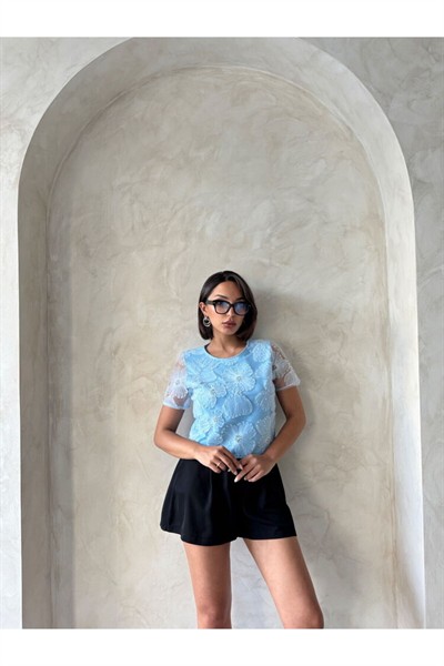 Kadın Mavi Boncuk İşlemeli Çiçekli Yarım Kol Bluz