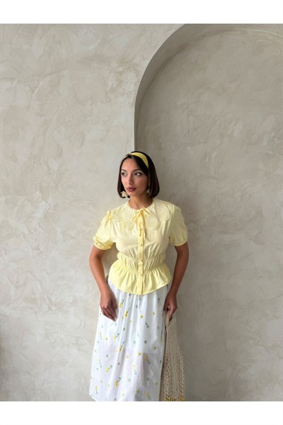 Kadın Sarı Bebe Yaka Yonca Düğmeli Büzgülü Pamuklu Gömlek