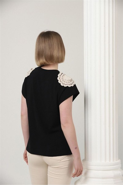 Kadın Siyah Omuz Örgü Detay Pamuklu Bluz