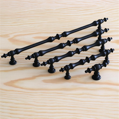 Şehzade Mat Siyah Düğme Kulp Mobilya Dolap Çekmece Vestiyer Kulpları