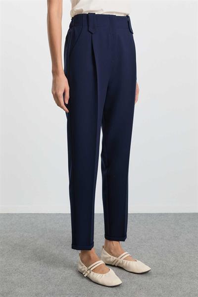 Arkası Lastikli Cepli Duble Paça Pantolon  /  LACİVERT