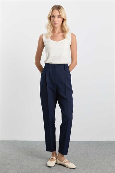 Arkası Lastikli Cepli Duble Paça Pantolon  /  LACİVERT