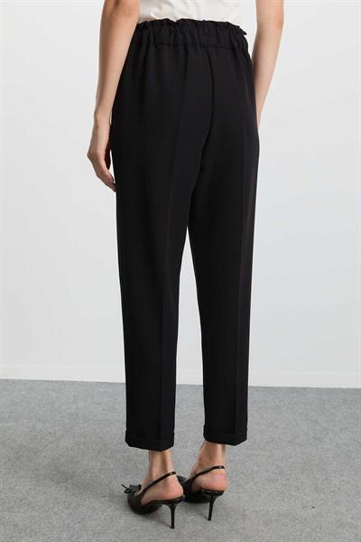 Arkası Lastikli Cepli Duble Paça Pantolon  /  SİYAH