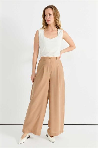 Arkası Lastikli Önü Plili Bol Paça Pantolon  /  BEJ