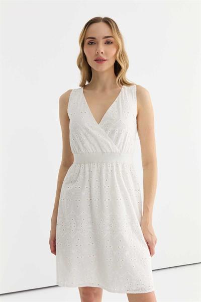 Beli Lastikli Arkası Geçmeli Brode Elbise  /  BEYAZ