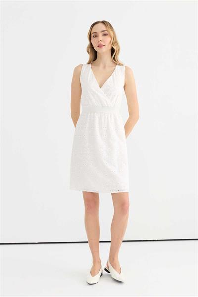Beli Lastikli Arkası Geçmeli Brode Elbise  /  BEYAZ