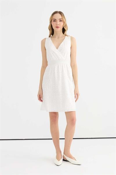Beli Lastikli Arkası Geçmeli Brode Elbise  /  BEYAZ