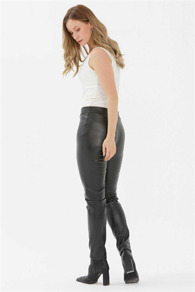 Beli Lastikli Dar Paça Pantolon  /  SİYAH