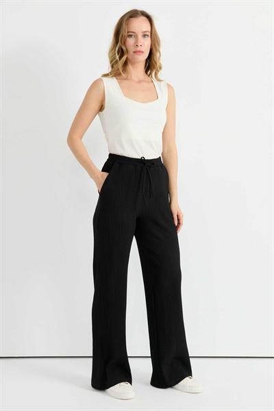 Beli Lastikli Kendinden Plise Pantolon  /  SİYAH