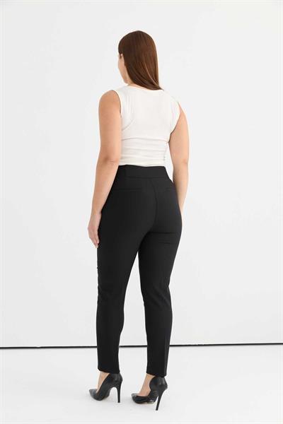Büyük Beden Beli Geniş Lastikli Dar Paça Pantolon  /  SİYAH