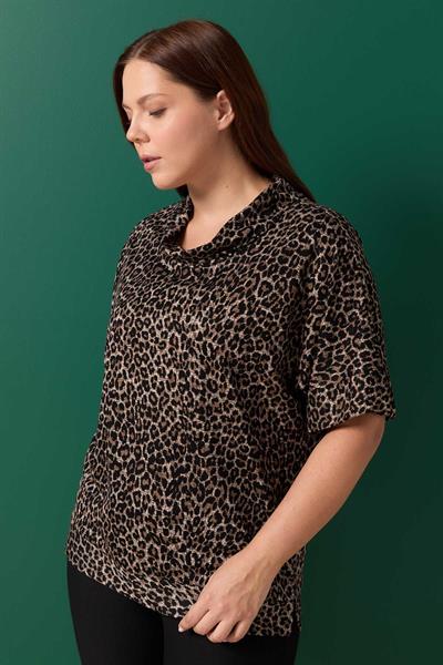 Büyük Beden Degaje Yaka Leopar Desen Bluz  /  KAHVE