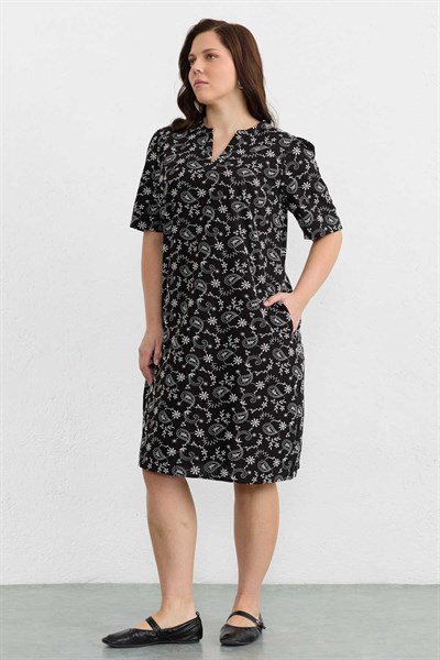 Büyük Beden Küçük V Yaka Brode Elbise  /  SİYAH