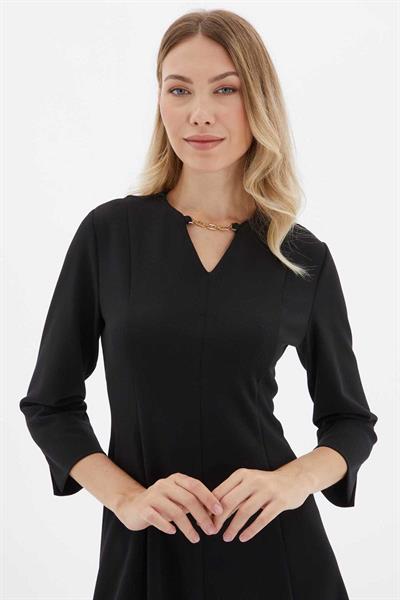 Çok Parçalı Yakası Aksesuarlı Elbise  /  SİYAH