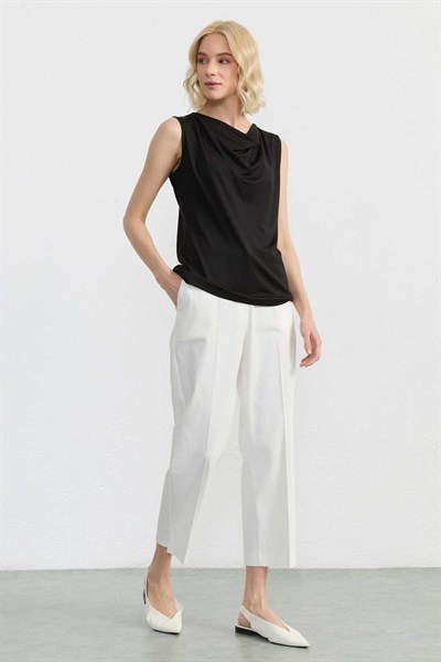 Degaje Yaka Kolsuz Bluz  /  SİYAH