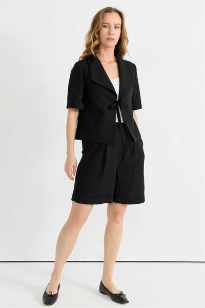 Devrik Yaka Önü Bağlamalı Kısa Kol Ceket  /  SİYAH