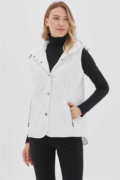 Dik Yaka Kapüşonlu Çıtçıtlı Kapitone Yelek  /  EKRU
