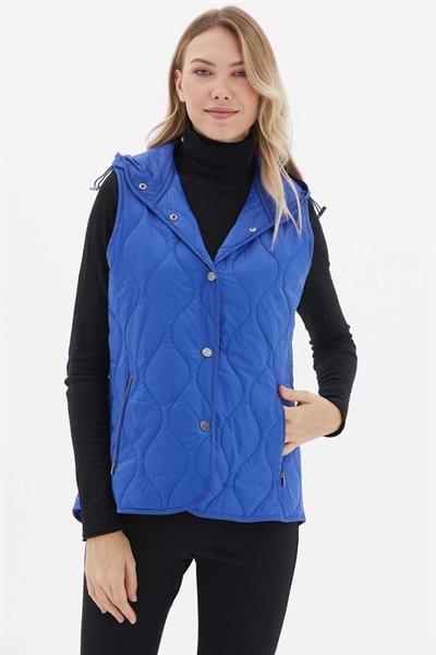 Dik Yaka Kapüşonlu Çıtçıtlı Kapitone Yelek  /  SAKS