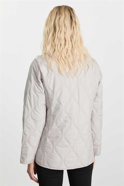 Dik Yaka Önü Çıtçıtlı Soğan Kapitone Mont  /  TAŞ